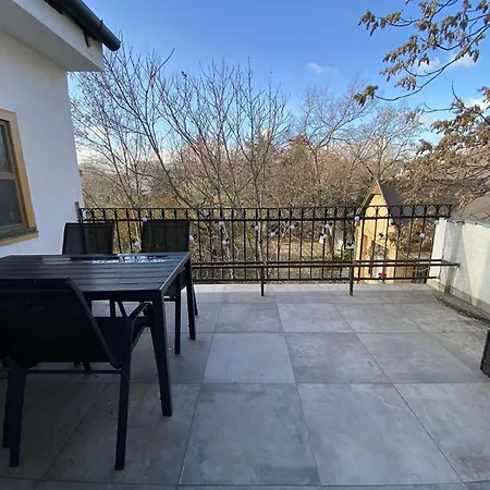 Octogon Suny * Budapeşte