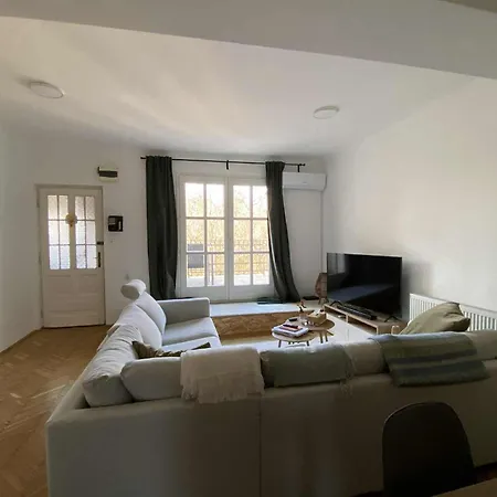 Octogon Suny Apartment *